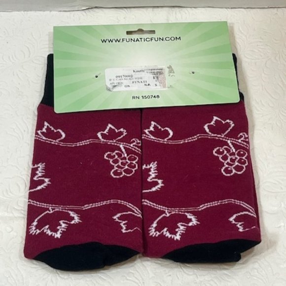 NEW Funatic "If You Can Read This Bring Me a Glass of Wine" Funny Red Socks - Picture 4 of 4
